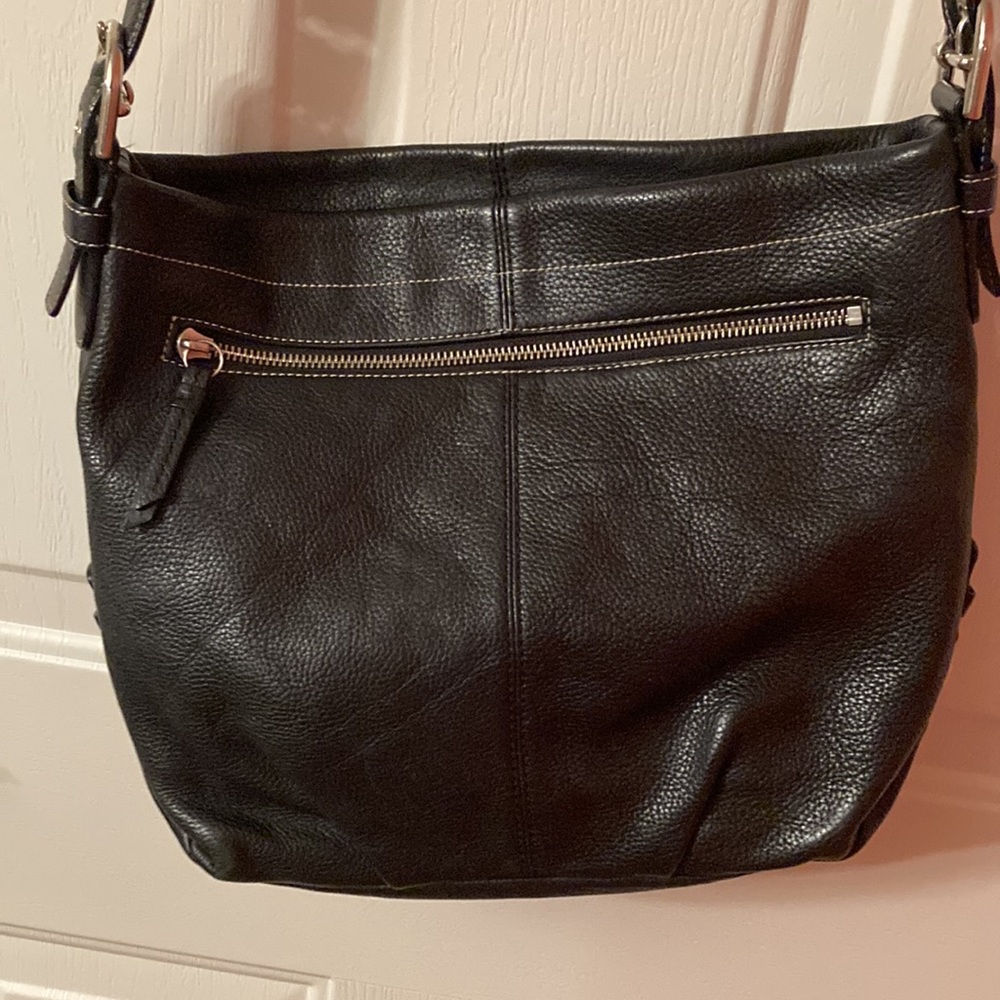 COACH. BLACK. NO HANGTAG. CREED IS GOOD. SHOWS SOME WEAR AT TOP EDGE. GOOD COND - Picture 4 of 10